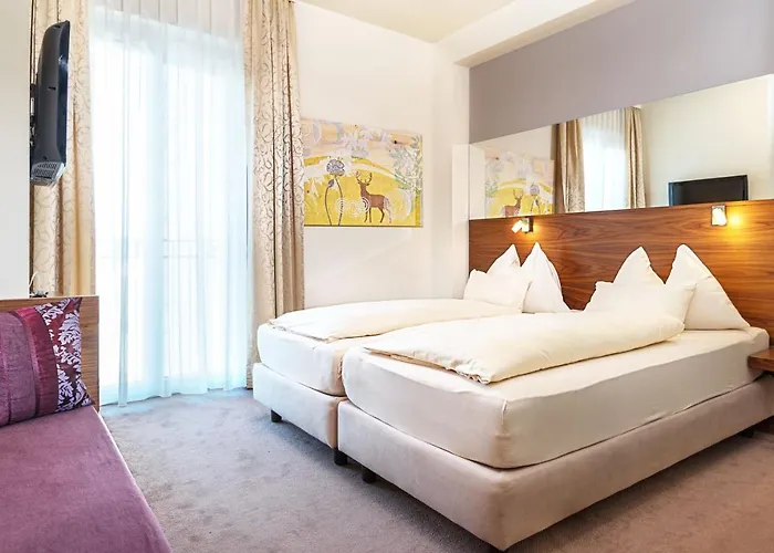 Hotel Römerstube 3*