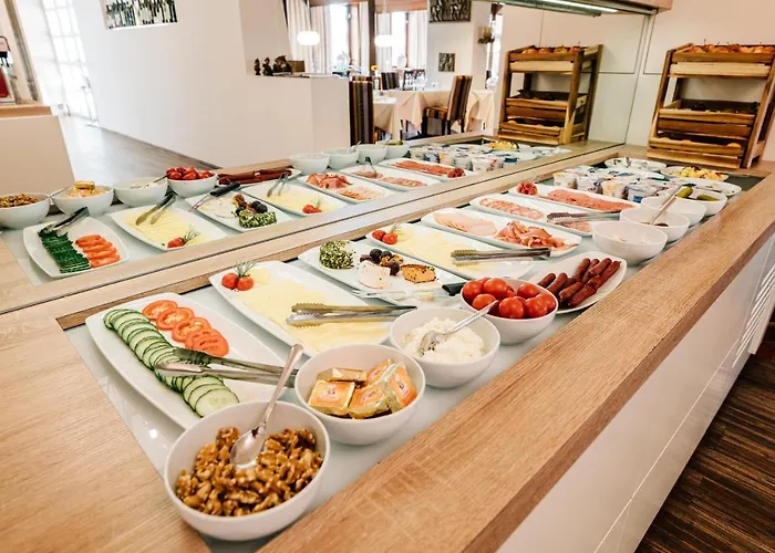 Hotel Römerstube 3*